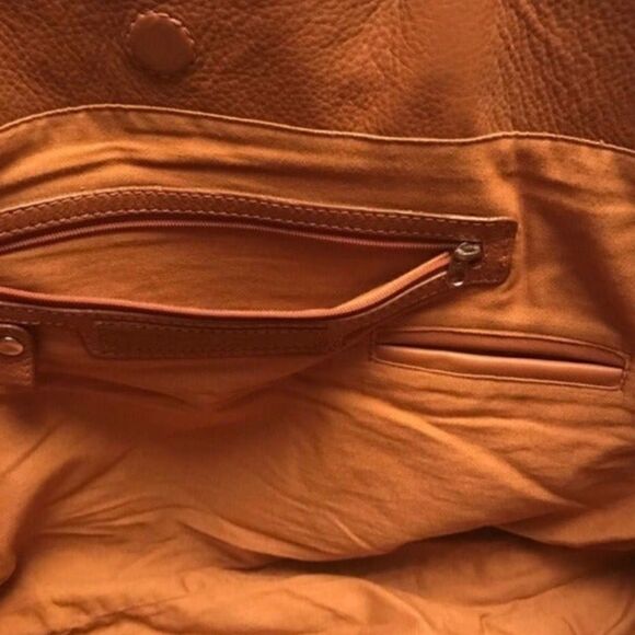 100% Supple Leather Tote In Butterscotch - Picture 5 of 8